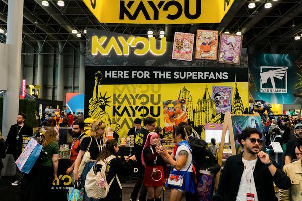 Z世代社交货币点亮文化新消费CQ9电子千亿卡牌赛道崛起(图3)